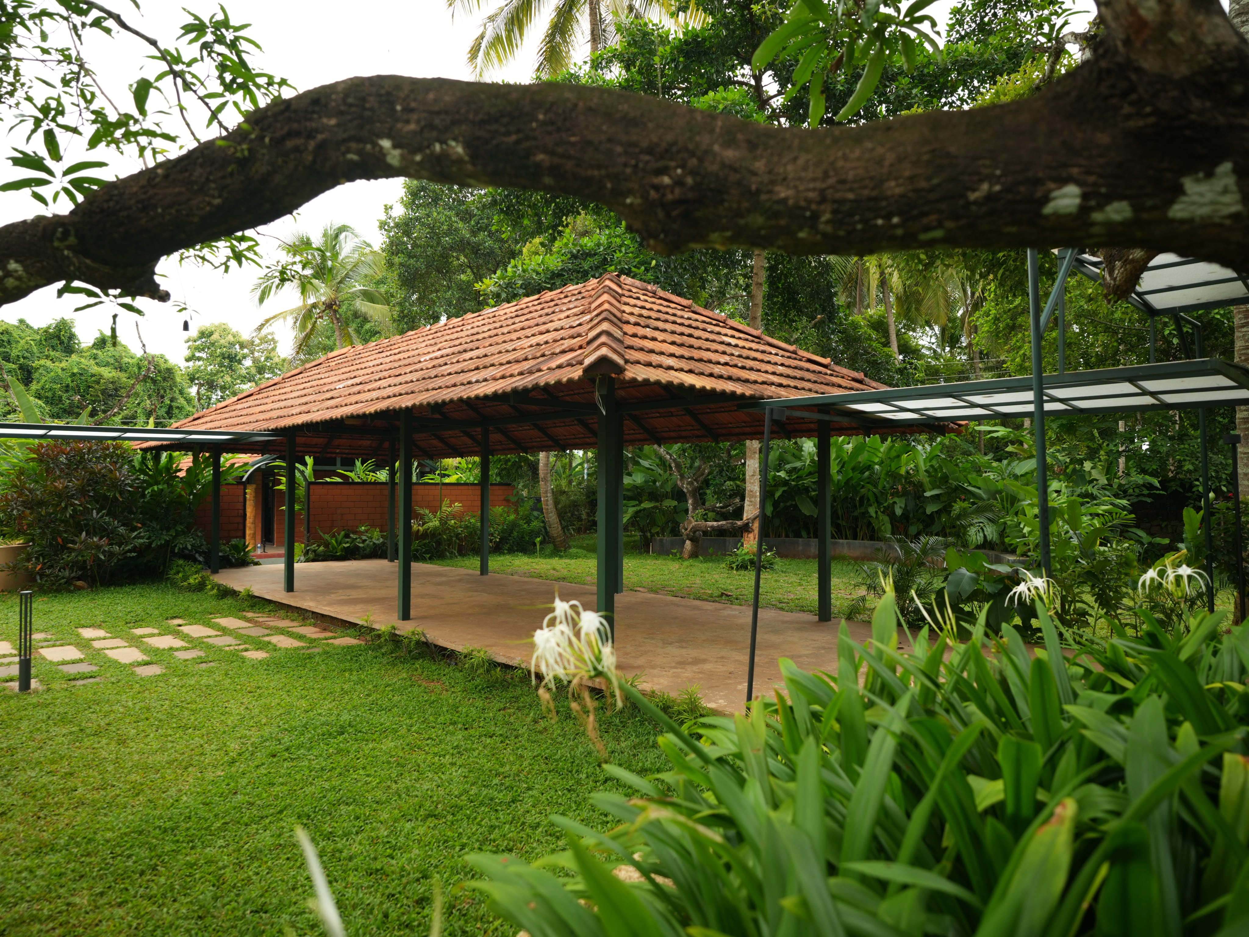 Serene courtyard view at Idam Retreat